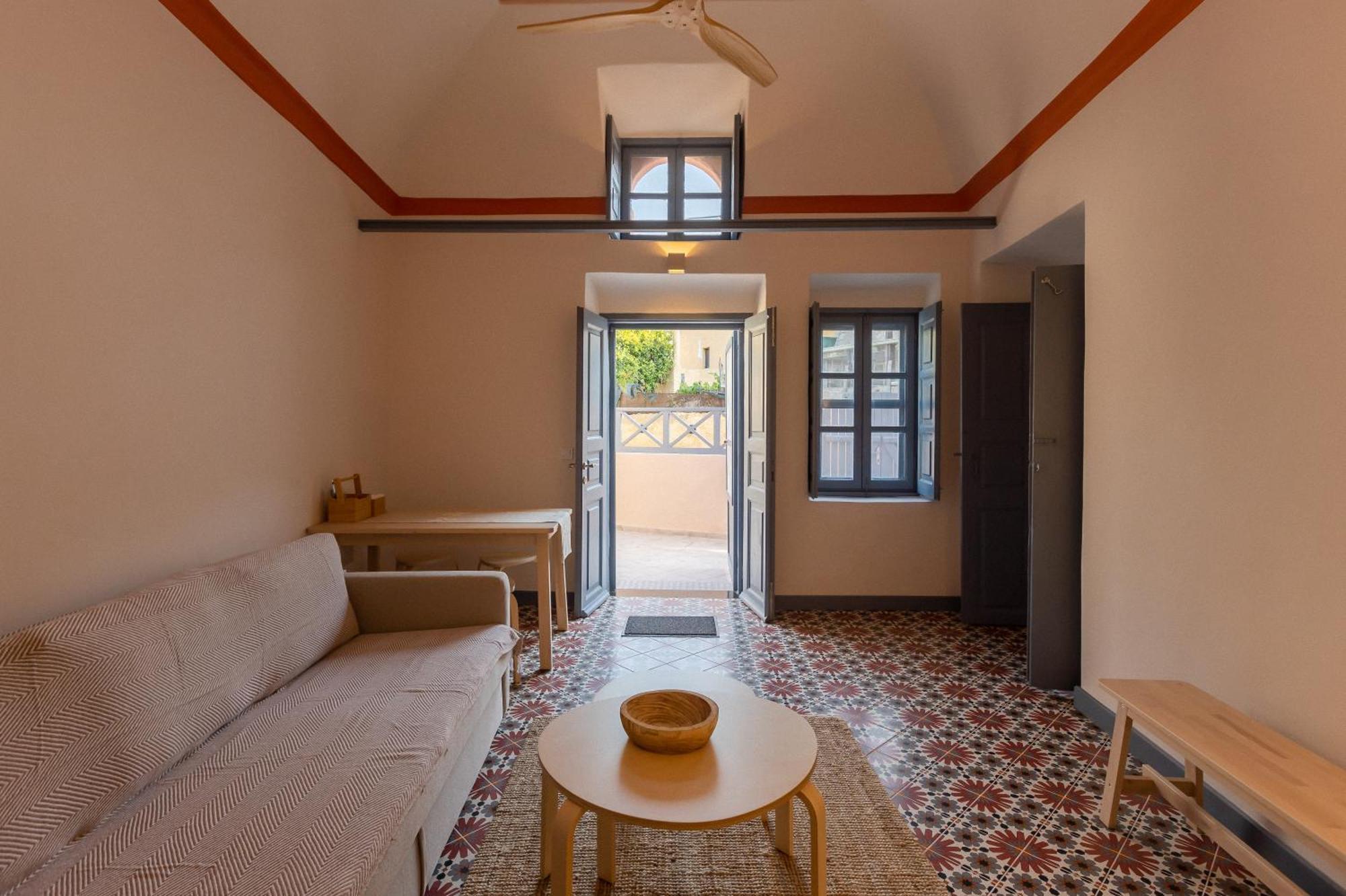St.Mammas Traditional Apartment Messaria  Exterior photo